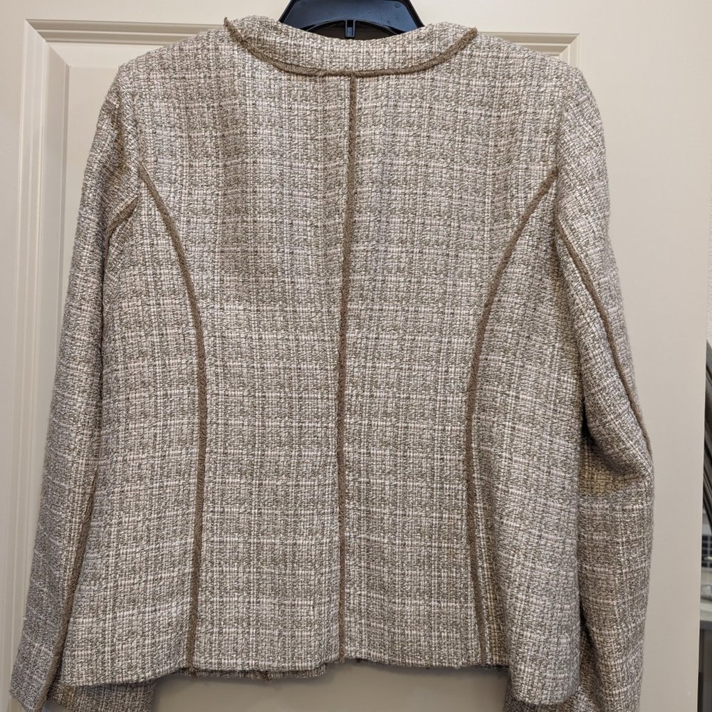 Open Front Blazer Perfect For Easter - image 4